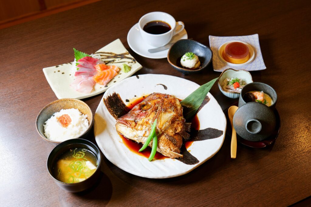 魚政定食(煮付け)
