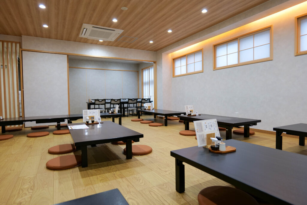 笑顔あふれる店内