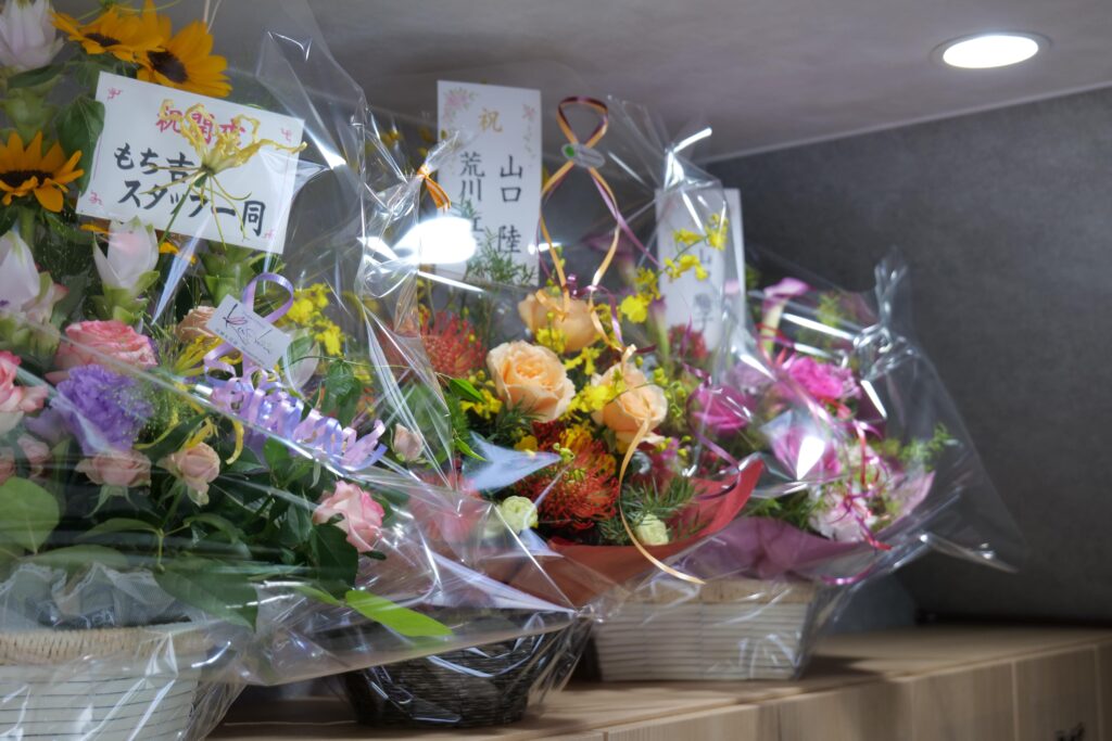 お祝いの花 4