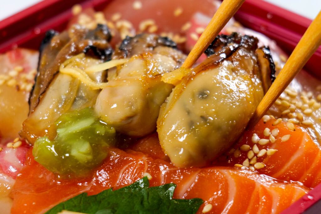 箸で取り分けやすい牡蠣のしょうが煮