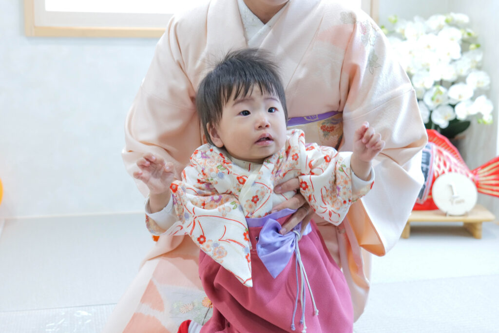 泣いても大丈夫な餅踏みの様子