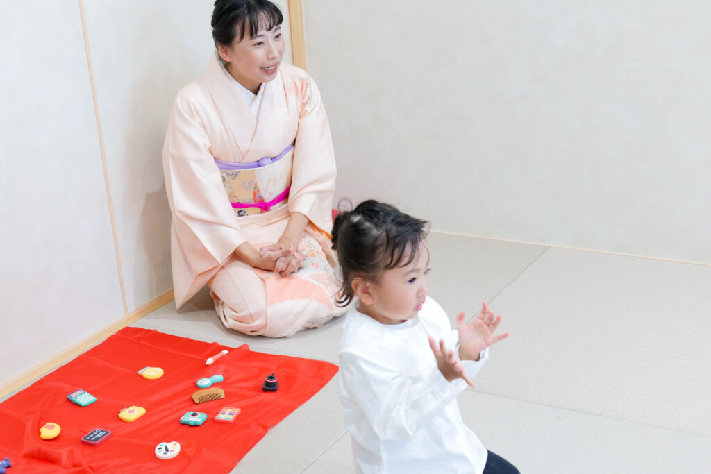 応援するお姉ちゃんとお母さん（選び取り）