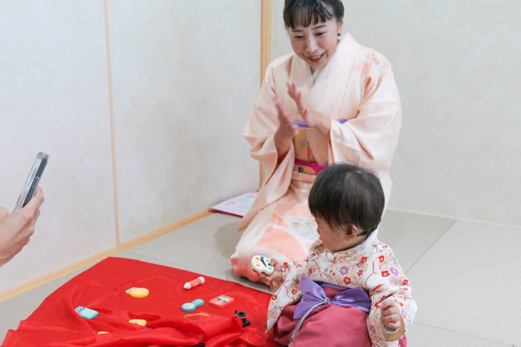 拍手するお母さん（選び取り）